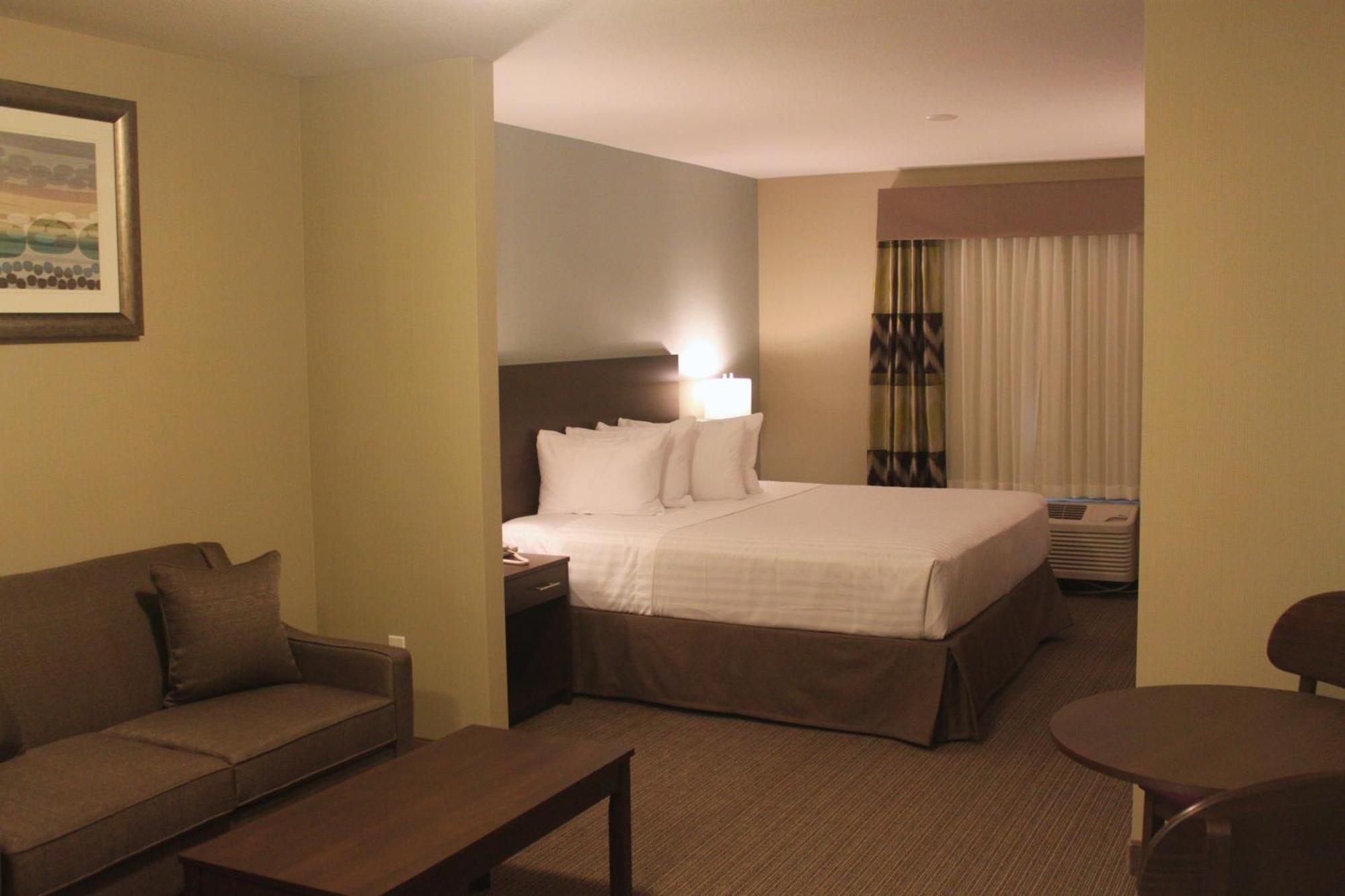 Meridian Inn & Suites Lloydminster Bagian luar foto