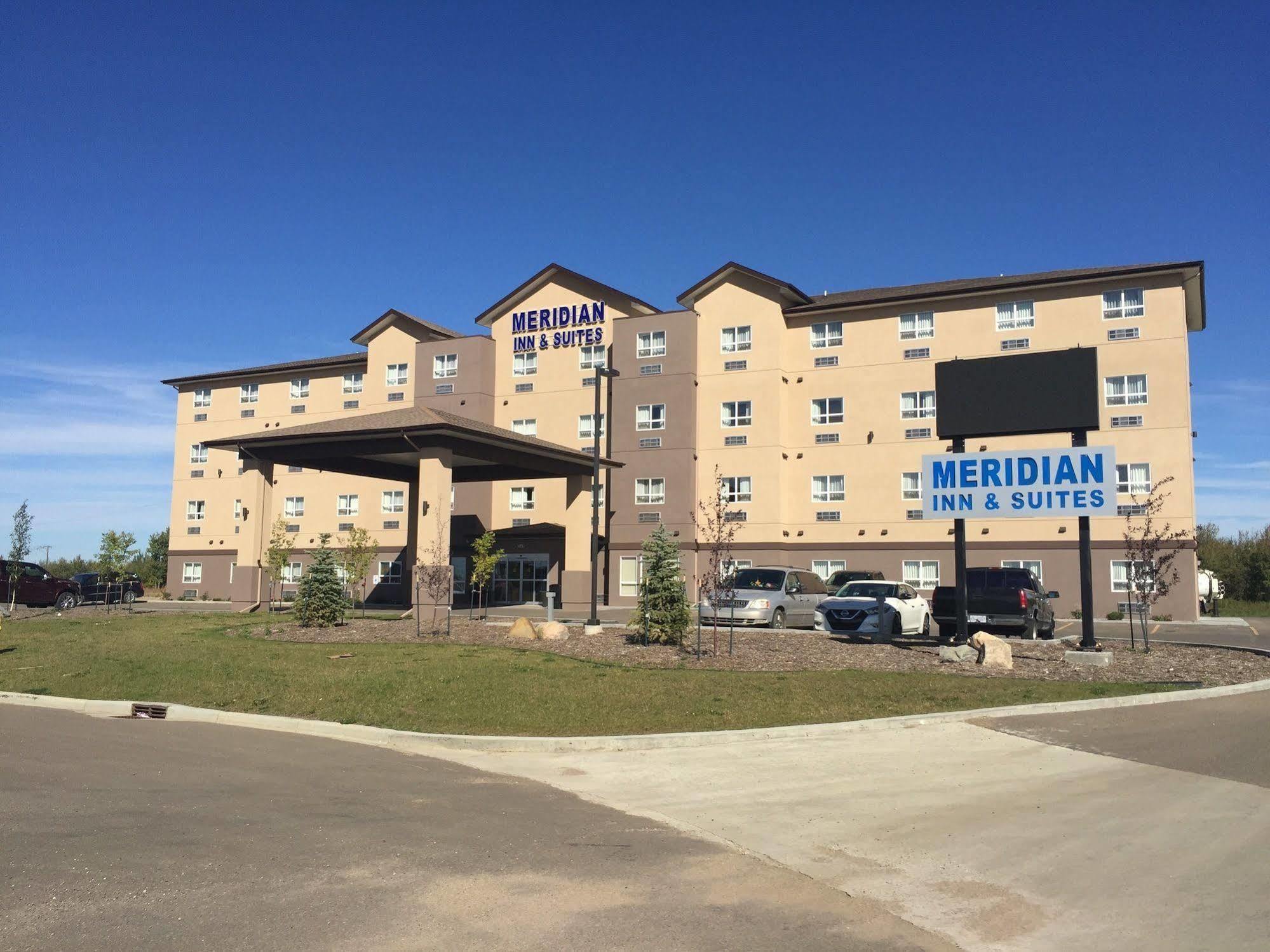 Meridian Inn & Suites Lloydminster Bagian luar foto